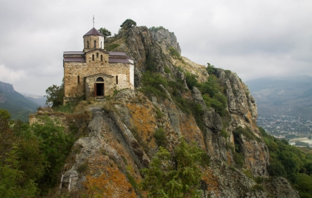 Христианство на Кавказе. Страницы истории